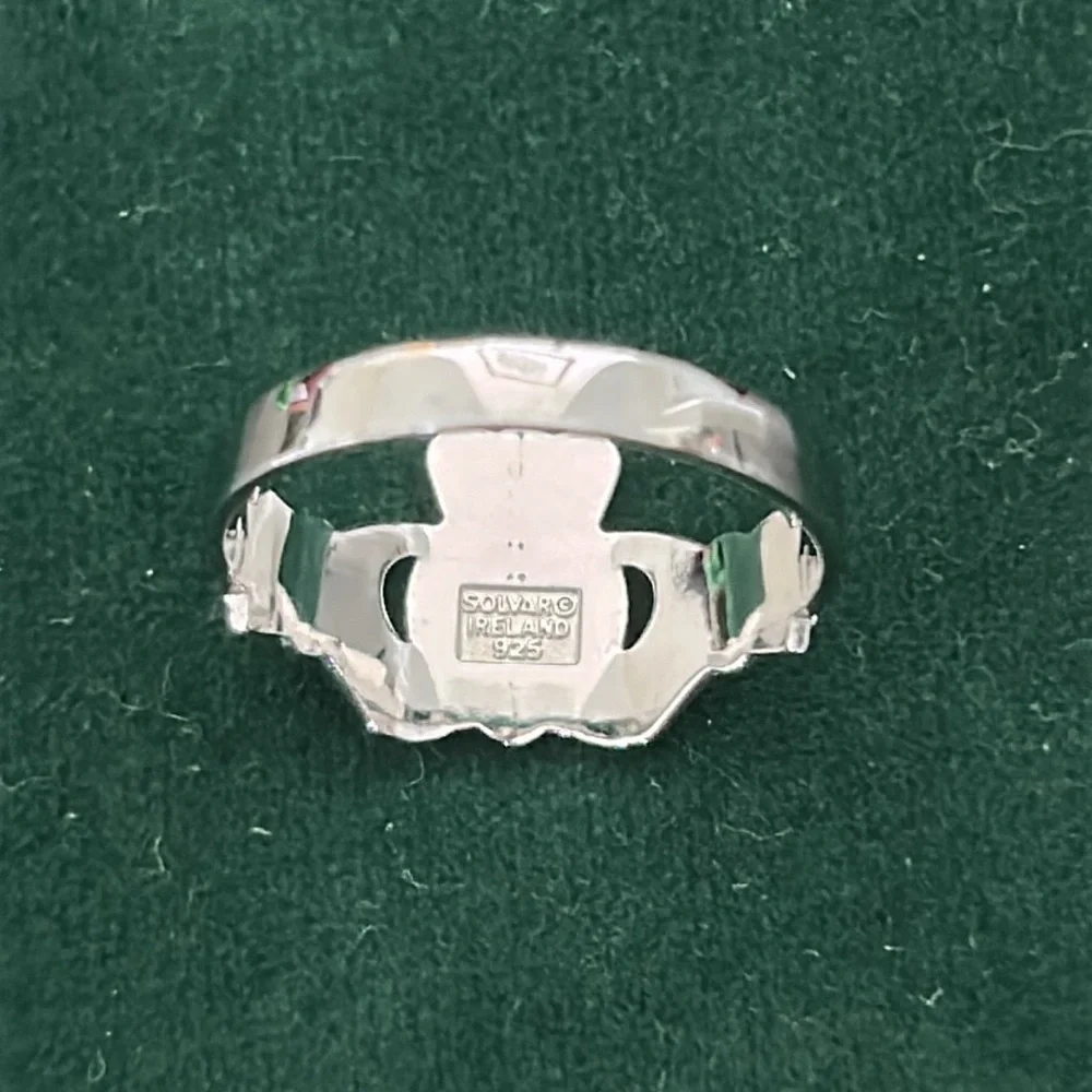 Claddagh Ring - Picture 5 of 9